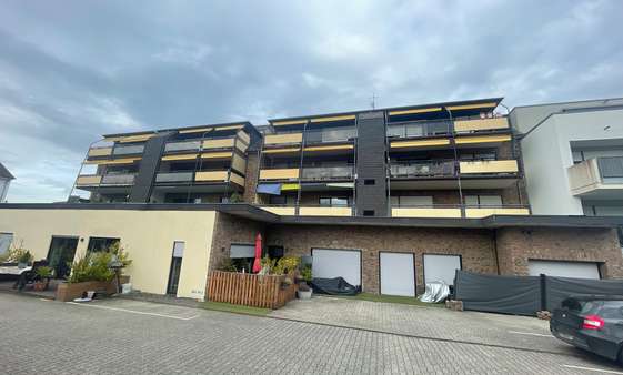 Rückansicht Rückansicht - Mehrfamilienhaus in 50389 Wesseling mit 1543m² als Kapitalanlage kaufen