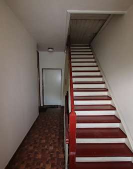 Treppenhaus DG Treppenhaus DG - Wohn- / Geschäftshaus in 51067 Köln mit 233m² als Kapitalanlage kaufen