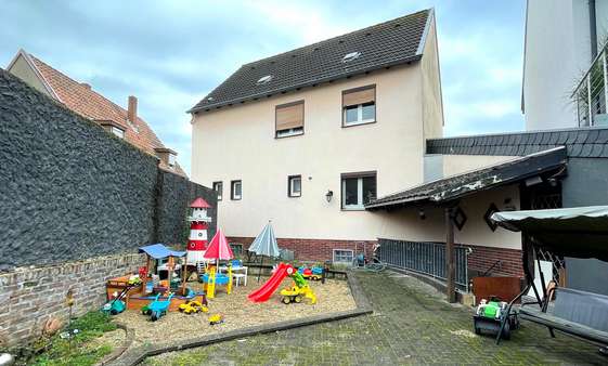 Rückansicht Rückansicht - Einfamilienhaus in 50129 Bergheim mit 94m² kaufen