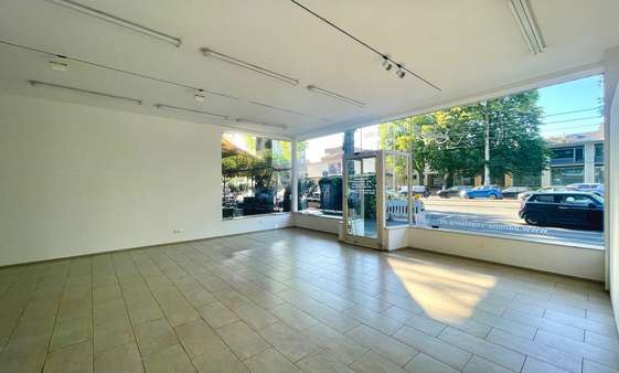 Verkaufsraum-Ausstellung - Ladenlokal in 50667 Köln mit 230m² mieten