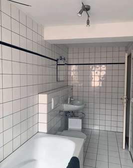 Badezimmer Badezimmer - Etagenwohnung in 53332 Bornheim mit 151m² als Kapitalanlage kaufen