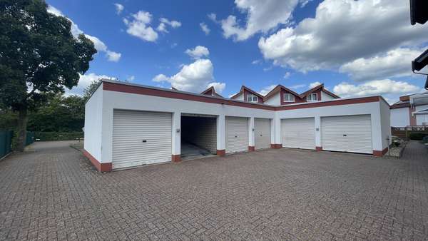 Garagen Garagen - Mehrfamilienhaus in 51371 Leverkusen mit 896m² als Kapitalanlage kaufen