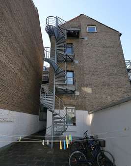 Rückansicht Rückansicht - Mehrfamilienhaus in 50733 Köln mit 337m² kaufen