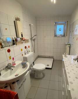 Badezimmer_Beispiel Badezimmer_Beispiel - Mehrfamilienhaus in 53721 Siegburg mit 815m² als Kapitalanlage kaufen