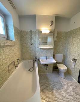 Badezimmer Badezimmer - Etagenwohnung in 53227 Bonn mit 65m² kaufen