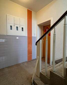 Treppenhaus Treppenhaus - Wohnung in 50969 Köln mit 79m² als Kapitalanlage kaufen