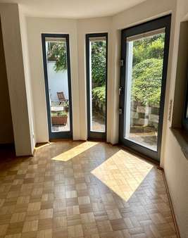 Wohnzimmer Wohnzimmer - Etagenwohnung in 51069 Köln mit 81m² kaufen
