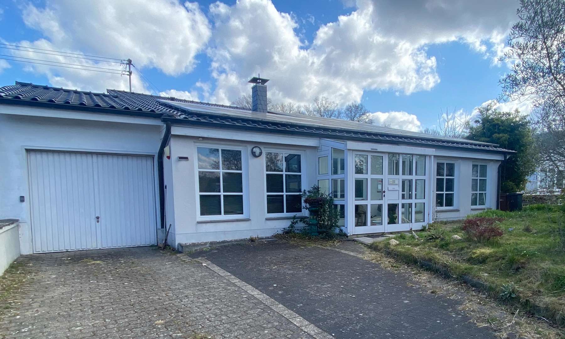 Vorderansicht - Einfamilienhaus in 53757 Sankt Augustin mit 271m² kaufen