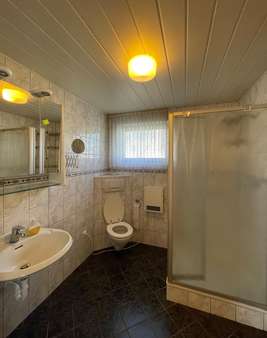 Badezimmer Badezimmer - Einfamilienhaus in 50997 Köln mit 80m² kaufen