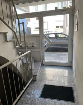 Hauseingang Hauseingang - Mehrfamilienhaus in 51061 Köln mit 447m² als Kapitalanlage kaufen