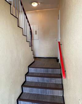 Treppenhaus Treppenhaus - Mehrfamilienhaus in 51061 Köln mit 227m² als Kapitalanlage kaufen