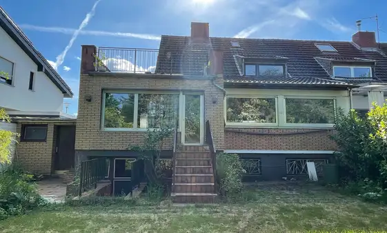 Doppelhaushälfte mit großem Garten