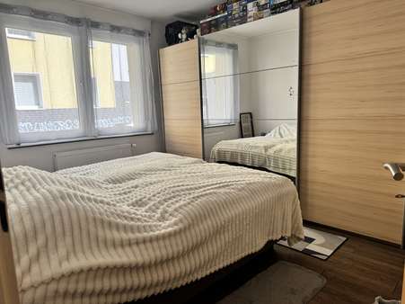 Schlafzimmer Schlafzimmer - Etagenwohnung in 51105 Köln mit 46m² kaufen