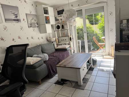 Wohnzimmer Wohnzimmer - Etagenwohnung in 51105 Köln mit 46m² kaufen