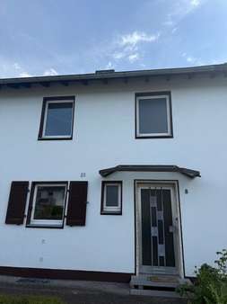 Vorderansicht Vorderansicht - Reihenmittelhaus in 51147 Köln mit 99m² kaufen