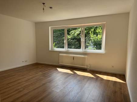 Wohn- und Schlafbereich Wohn- und Schlafbereich - Etagenwohnung in 50589 Köln mit 32m² kaufen