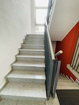 Treppenaufgang Treppenaufgang - Appartement in 50733 Köln mit 46m² als Kapitalanlage kaufen