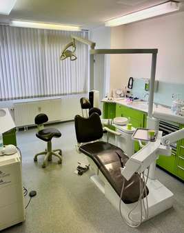 Behandlungszimmer Behandlungszimmer - Praxis in 50389 Wesseling mit 122m² kaufen