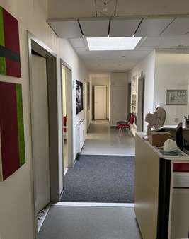 Flur Flur - Praxis in 50389 Wesseling mit 122m² kaufen
