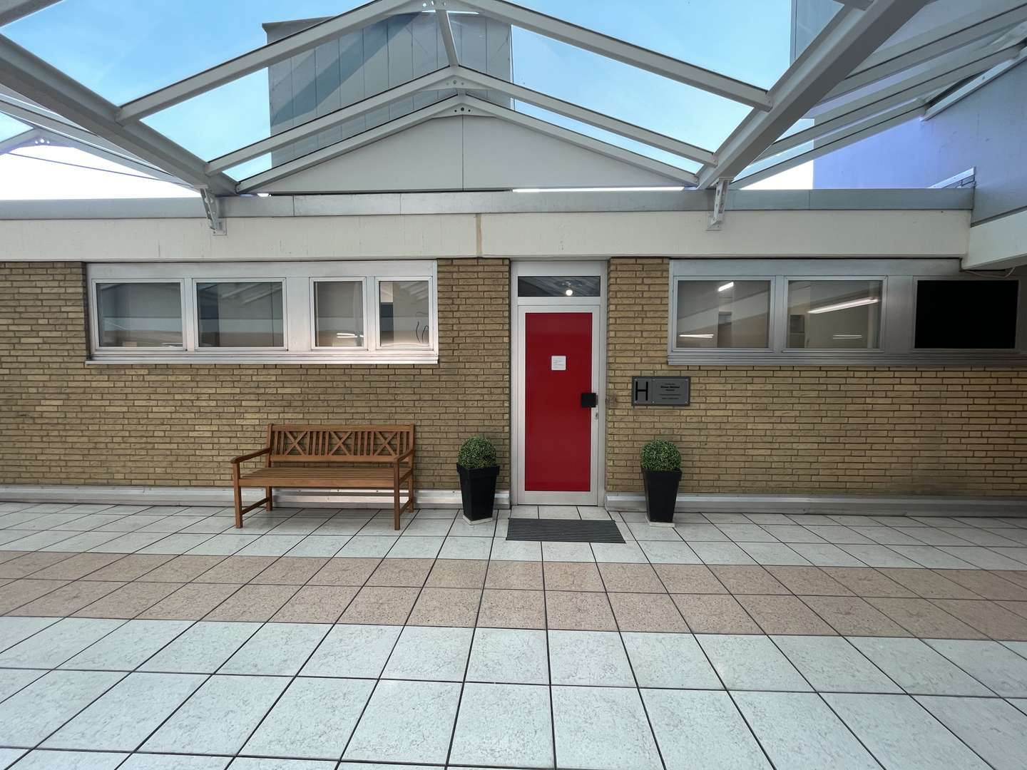 Eingangsbereich Eingangsbereich - Praxis in 50389 Wesseling mit 122m² kaufen