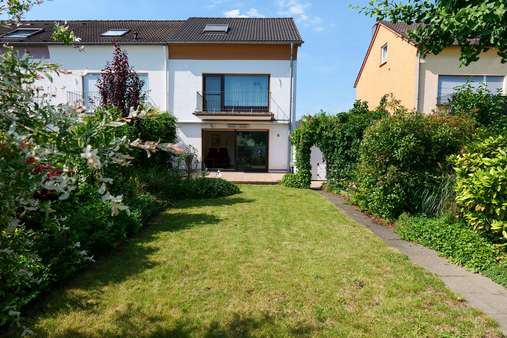 Rückansicht Garten Rückansicht Garten - Reihenendhaus in 51107 Köln mit 123m² kaufen