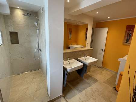 Badezimmer - Etagenwohnung in 50670 Köln - Neustadt-Nord mit 60m² kaufen