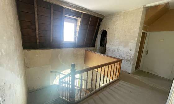 Flur Dachgeschoss - Einfamilienhaus in 53173 Bonn / Godesberg-Villenviertel mit 245m² kaufen