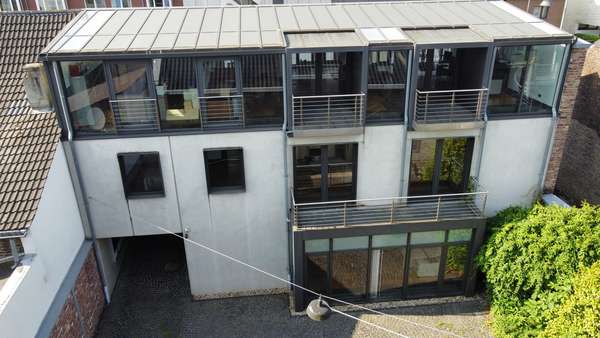 Hauptgebäude Hofseite - Bürohaus in 50859 Köln / Weiden mit 0m² kaufen