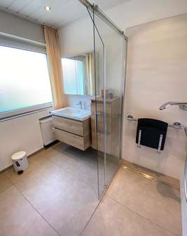 Badezimmer im  Erdgeschoss - Mehrfamilienhaus in 53227 Bonn / Oberkassel mit 272m² als Kapitalanlage kaufen