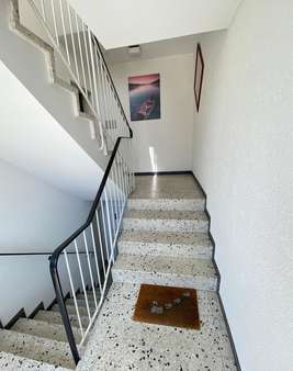 Treppenhaus - Mehrfamilienhaus in 53227 Bonn / Oberkassel mit 272m² als Kapitalanlage kaufen