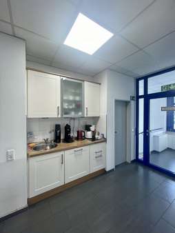 Küchenzeile Küchenzeile - Halle in 50858 Köln / Marsdorf mit 2794m² kaufen