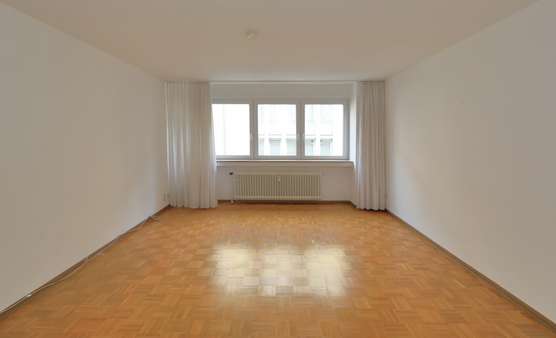 Wohnzimmer - Etagenwohnung in 40211 Düsseldorf / Stadtmitte mit 79m² kaufen