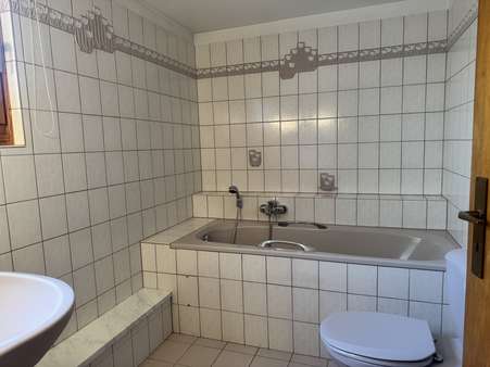 Badezimmer  - Einfamilienhaus in 53125 Bonn / Röttgen mit 113m² kaufen