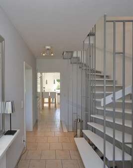 Diele - Reihenmittelhaus in 51469 Bergisch Gladbach / Hand mit 106m² kaufen