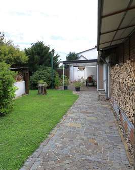 Seitenansicht - Zweifamilienhaus in 51503 Rösrath mit 215m² kaufen