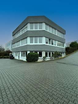Foto Ansicht Hof - Bürohaus in 42855 Remscheid mit 118m² kaufen