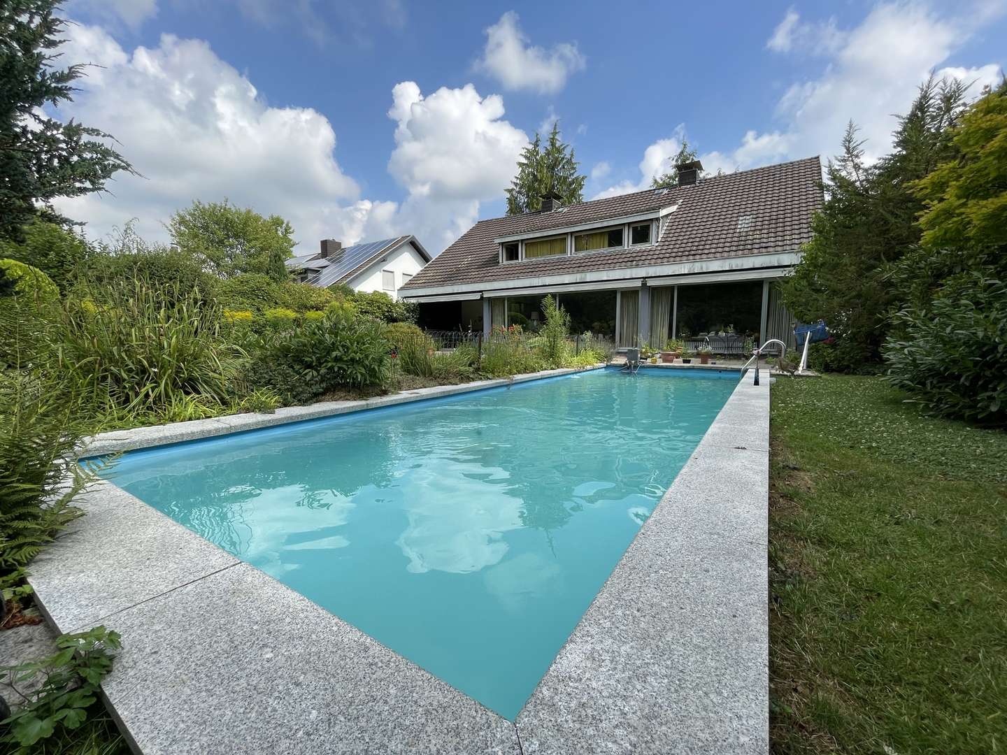 Pool - Einfamilienhaus in 53125 Bonn mit 258m² kaufen