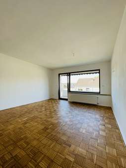 Wohnzimmer - Etagenwohnung in 53604 Bad Honnef mit 85m² kaufen