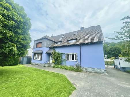 Vorderansicht - Einfamilienhaus in 52249 Eschweiler / Weisweiler mit 410m² kaufen