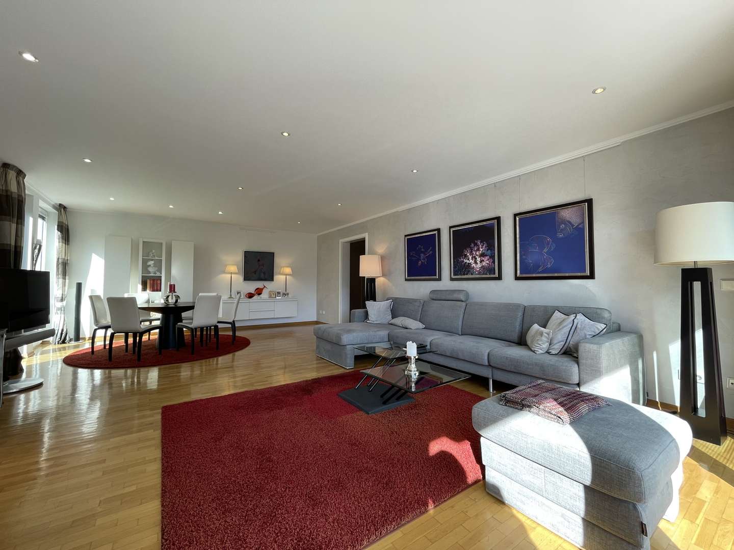 Wohnzimmer mit Essbereich-1 Wohnzimmer mit Essbereich-1 - Etagenwohnung in 50935 Köln mit 99m² kaufen