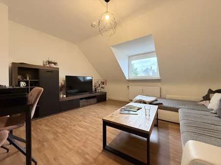 Wohnzimmer (DG Rechts) - Mehrfamilienhaus in 50825 Köln / Neuehrenfeld mit 338m² als Kapitalanlage kaufen