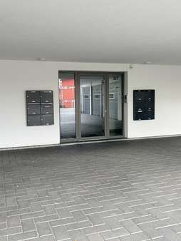 Hauseingang Hauseingang - Etagenwohnung in 53225 Bonn / Beuel-Mitte mit 131m² kaufen