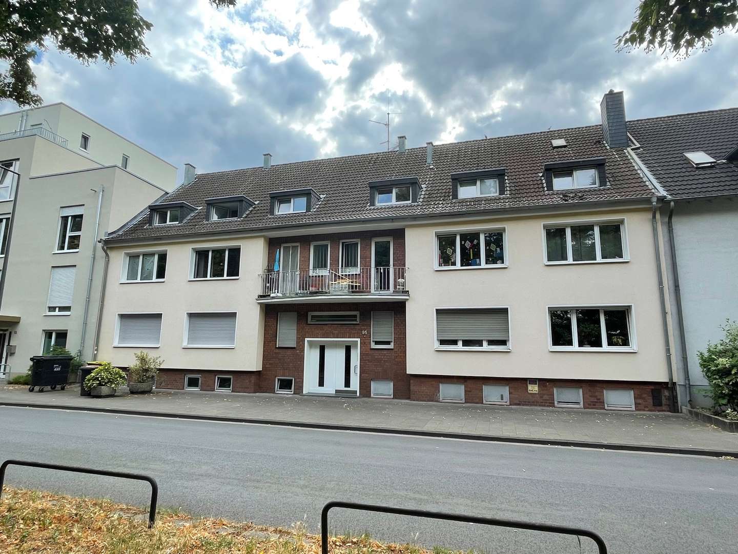 Frontansicht - Mehrfamilienhaus in 50735 Köln / Niehl mit 559m² als Kapitalanlage kaufen