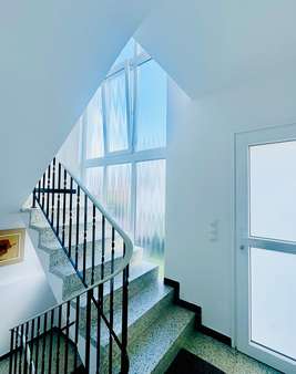 Treppenhaus - Zweifamilienhaus in 53721 Siegburg / Stallberg mit 206m² kaufen