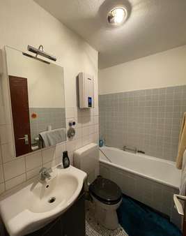 Bad - Etagenwohnung in 51105 Köln / Poll mit 39m² als Kapitalanlage kaufen