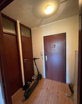 Diele - Etagenwohnung in 51105 Köln / Poll mit 39m² als Kapitalanlage kaufen