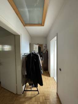 Flur 1.OG Flur 1.OG - Haus in 50354 Hürth mit 156m² kaufen