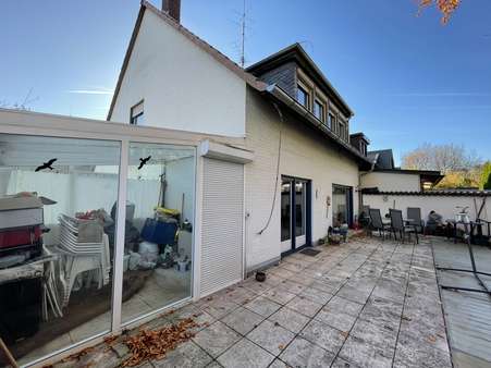 Terrasse und Wintergarten Terrasse und Wintergarten - Haus in 50354 Hürth mit 156m² kaufen