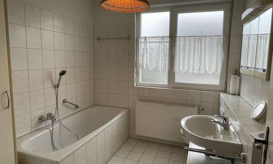 Badezimmer - Reihenmittelhaus in 53121 Bonn mit 157m² kaufen