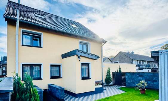 Ansicht - Einfamilienhaus in 53902 Bad Münstereifel / Iversheim mit 123m² kaufen